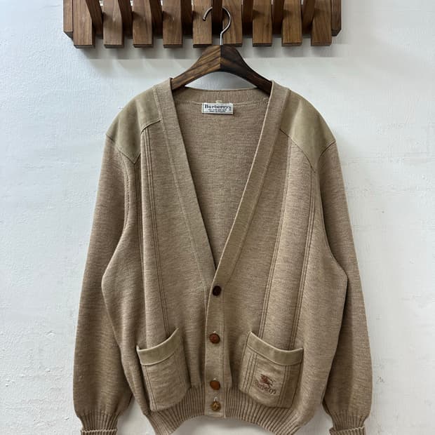 드라이완료 Burberrys Beige Suede Patch Knit