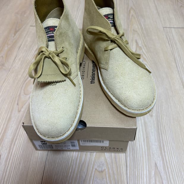 클락스, 디스이즈니버뎃 콜라보 슈즈