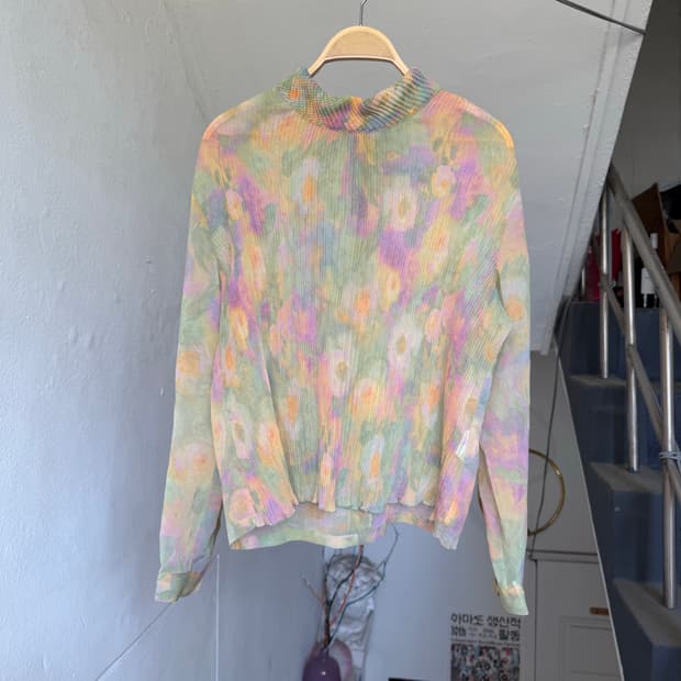 페어리 에스닉 플리츠 블라우스