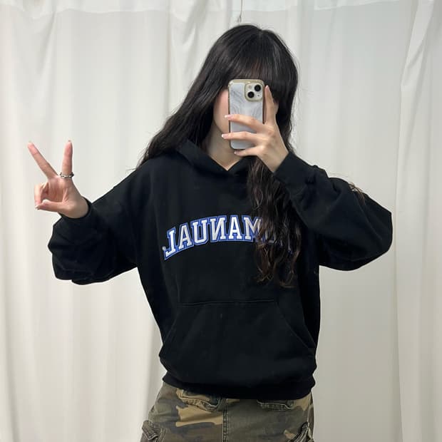 Nomanual black hoodie