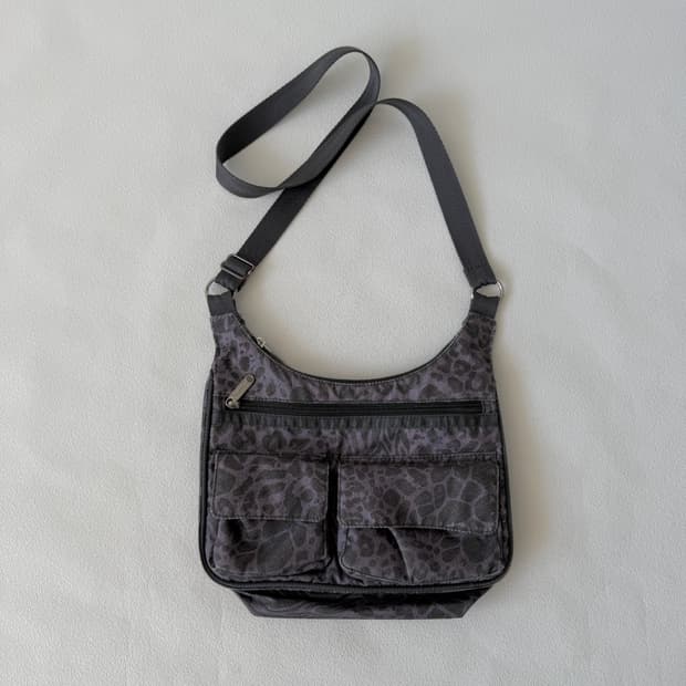 레스포삭(LeSportsac) 레오파드 크로스백