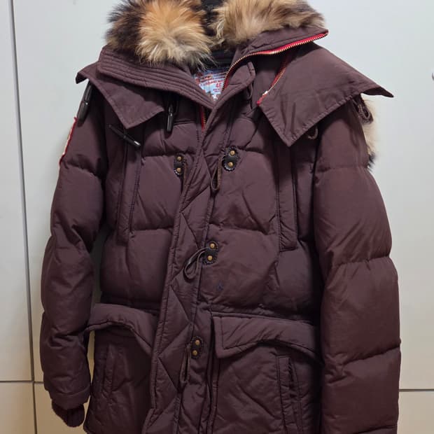 Dsquared 방패 패딩  46사이즈