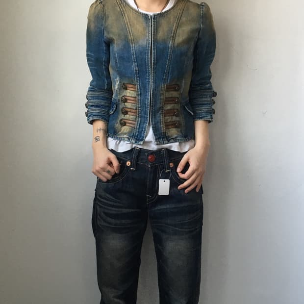 Double button denim jacket