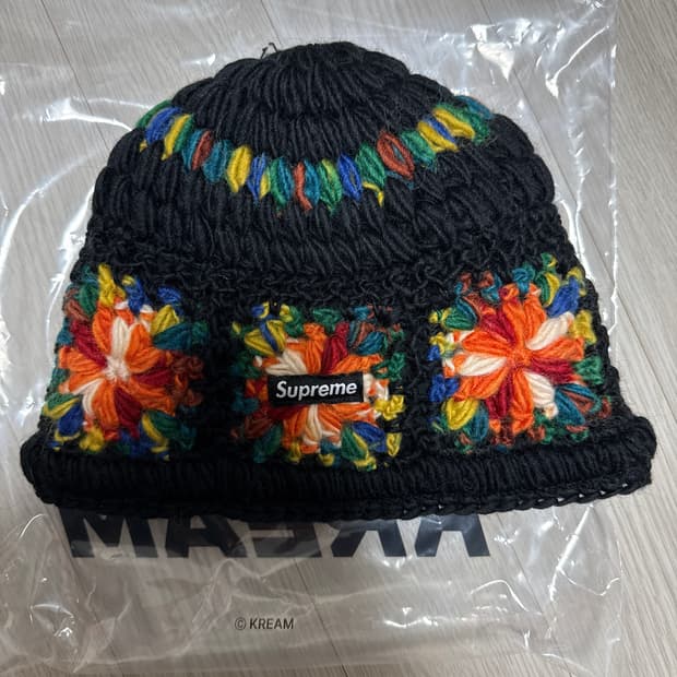 슈프림 크로셰 비니 25ss