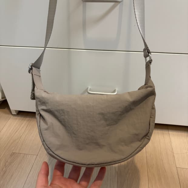 H&M 여행용추천 베이지그레이 미니 크로스백