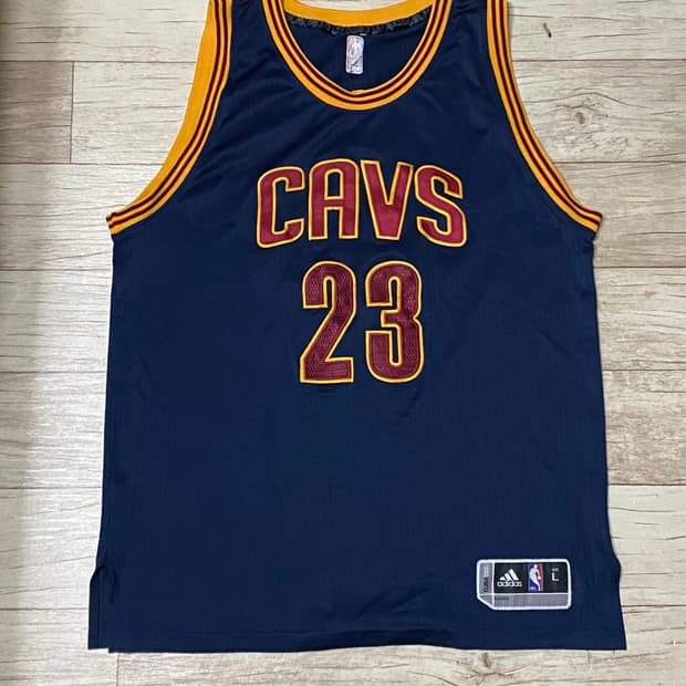 아디다스 클리브랜드 르브론제임스 유니폼 사이즈 100
