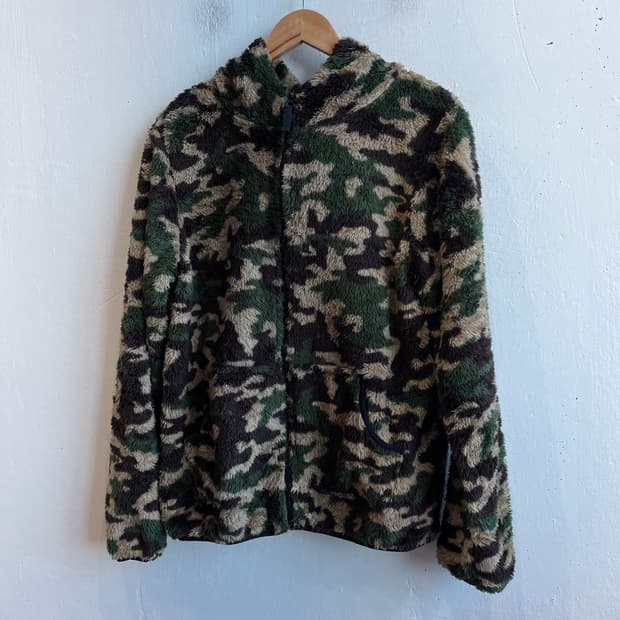 AMORE PURO JPN 카모플라쥬 플리스 자켓 