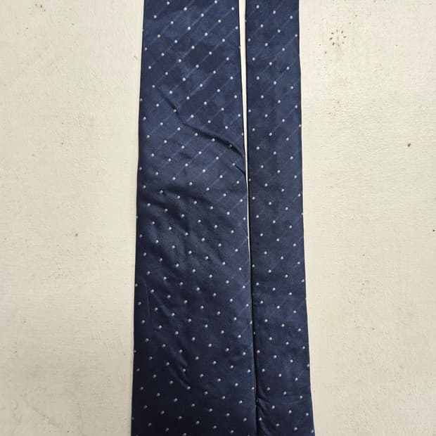 지방시 네이비 도트 무늬 넥타이