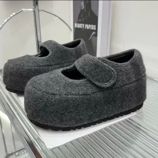 울 소재 메리제인 플랫 슈즈 그레이（미사용)