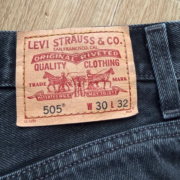 리바이스 흑청 505 30/32 판매합니다.