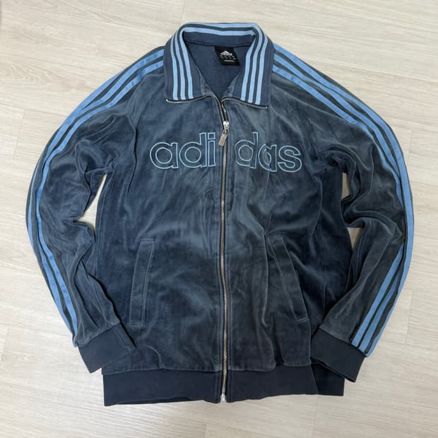 아디다스 챠콜 스카이블루 벨벳 희귀 져지