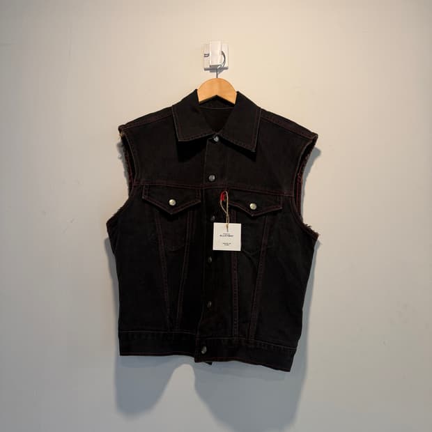 Pepper mint vest