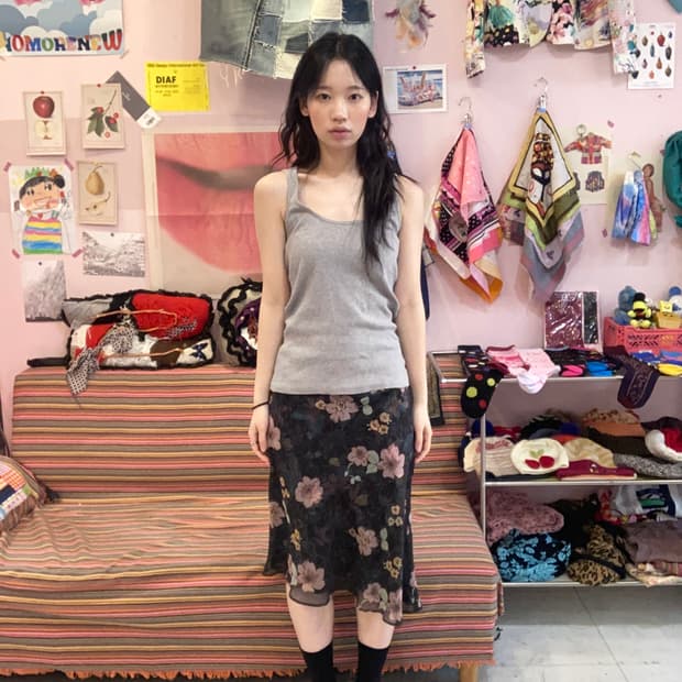 y2k 새틴 미디 플레어 프릴 스커트