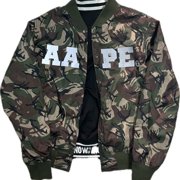 에이프 카모 블랙 리버시블 바시티 자켓