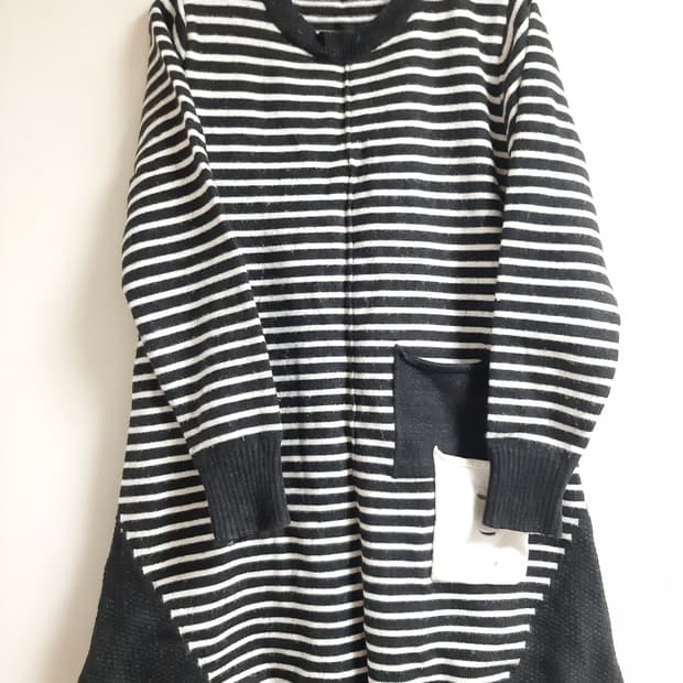 패턴 니트 원피스 스트라이프 줄무늬 블랙 화이트
