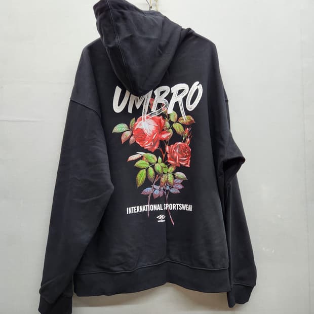 엄브로 플라워 빈티지 프린팅 후드티 100(2XL)