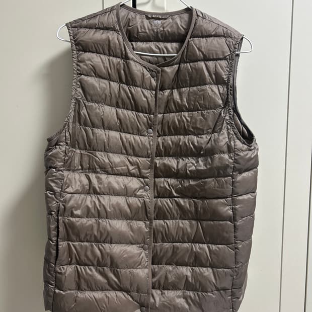 유니클로 경량패딩조끼 여성 XL