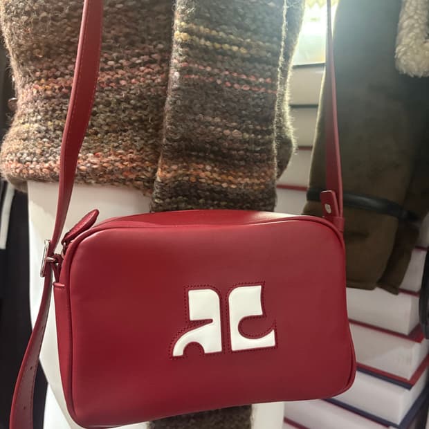 TTF✳️꾸레쥬 리에디션 카메라 백 <새상품>