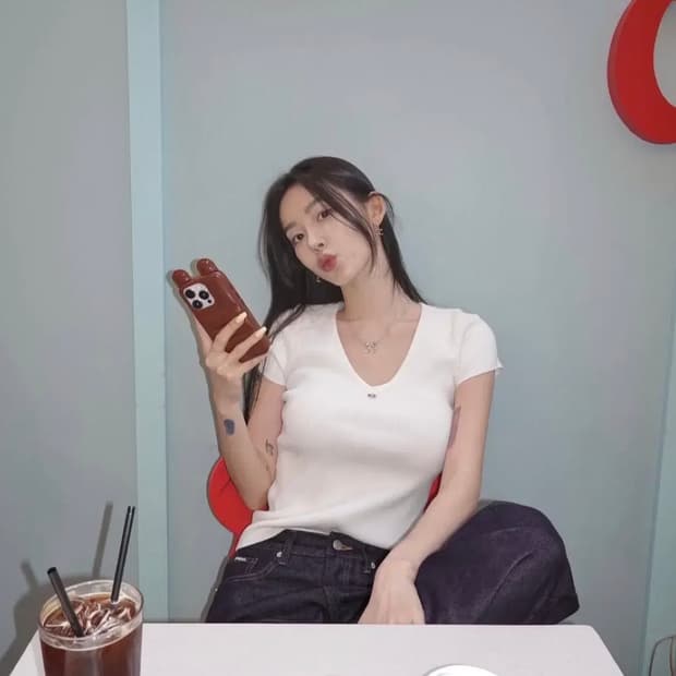 페일제이드 제니 니트 티 화이트