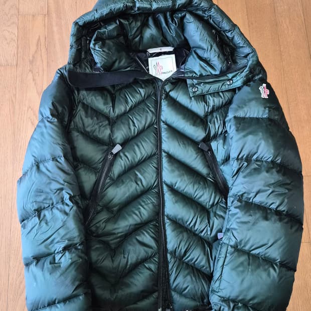 (정품) 몽클레어 BRIVE 숏패딩 1사이즈 (명품 남자 자켓 점퍼)