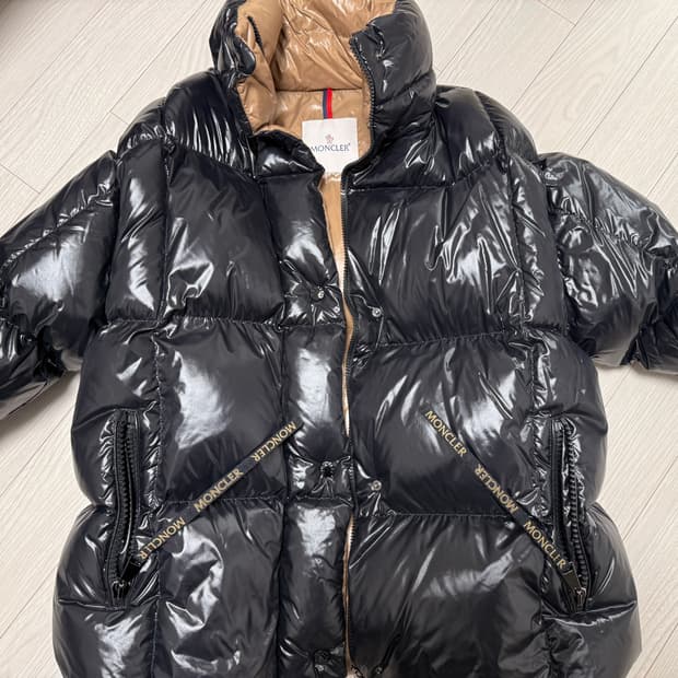 몽클레어 파라나 쇼트 다운 자켓 블랙 - 23FW 1사이즈