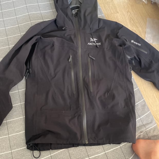 아크테릭스 알파sv 고어텍스 xs