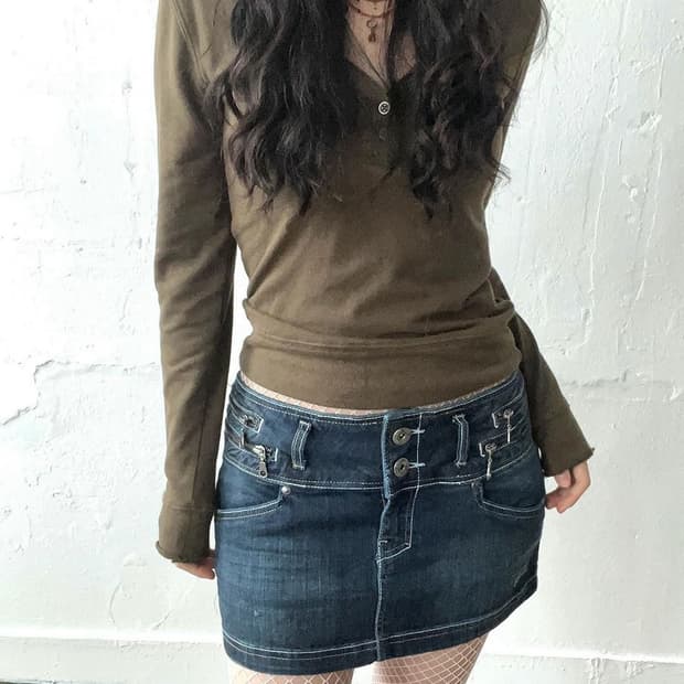 Low rise denim skirt