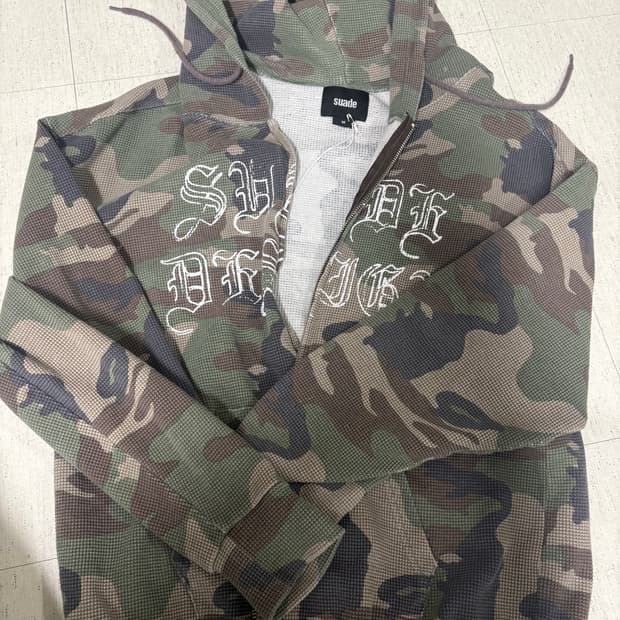 스웨이드 카모 집업