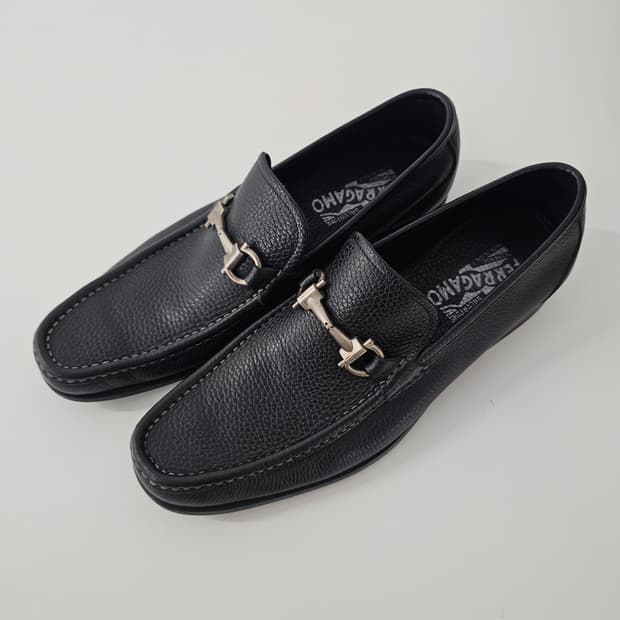 페레가모 간치니 무광 모카 로퍼