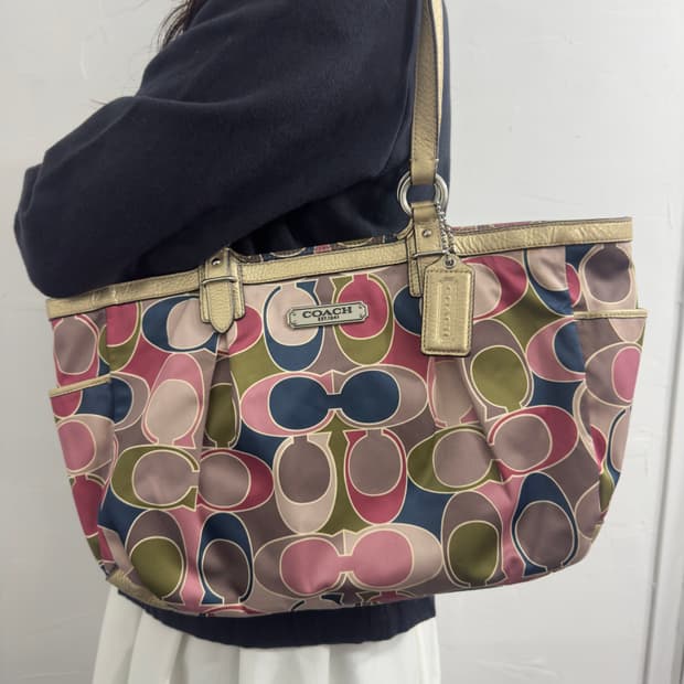 coach satin shoulderbag