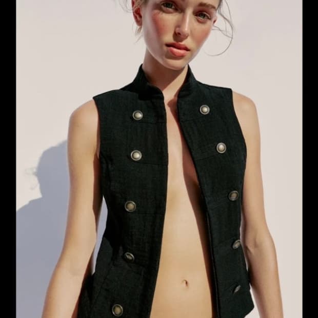 ZARA 나폴레옹 버튼 베스트