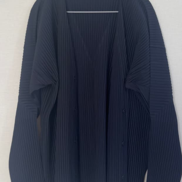 [4] 이세이미야케 옴므플리세 플리츠 가디건 네이비