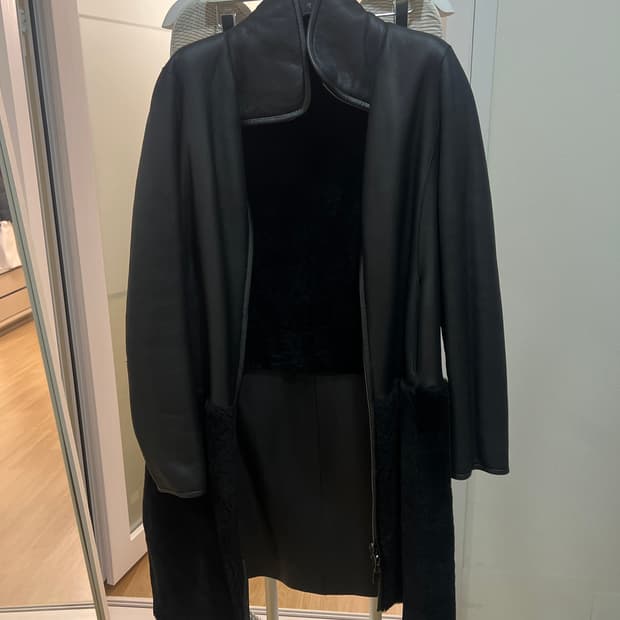 엠포리오알마니 리버시블 무스탕