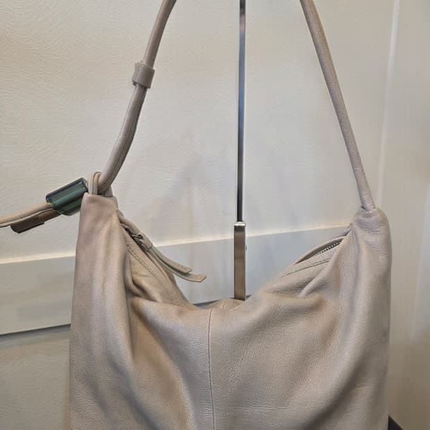 아카이브앱크 릿지 숄더백 스웨이드크림