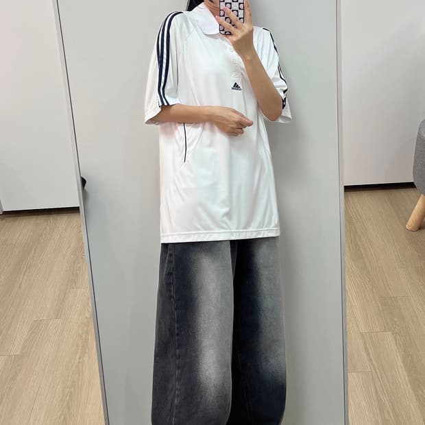 (새상품) 아디다스 자수로고 화이트 네이비 삼선 반팔 카라티