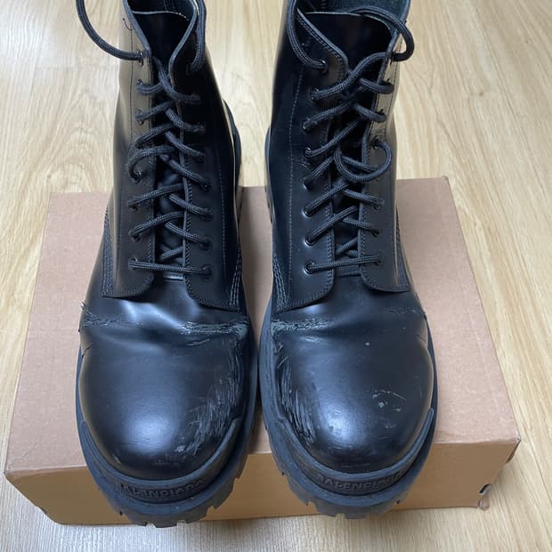 발렌시아가 스트라이크 컴뱃 부츠 42