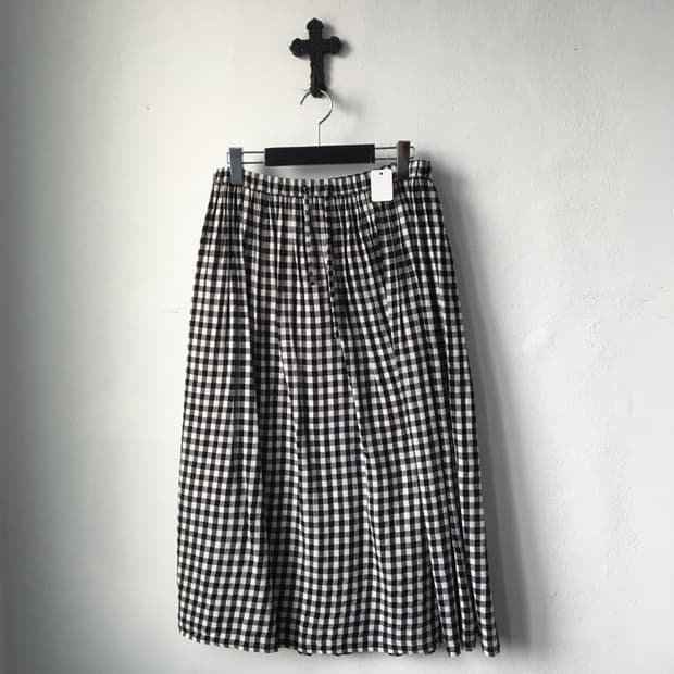 Check pattern skirt