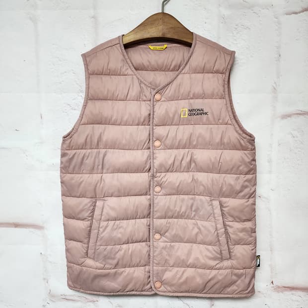 내셔널지오그래픽 핑크색 패딩 조끼