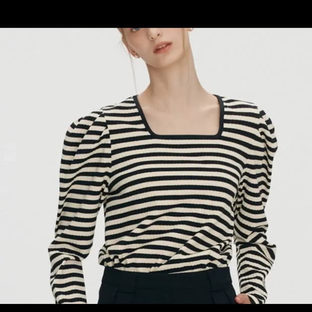 비뮤즈맨션 스퀘어넥 퍼프 탑