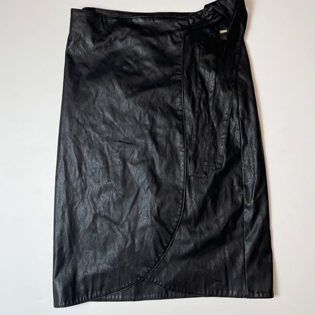 아르마니 익스체인지 가죽 랩 스커트 PN9284