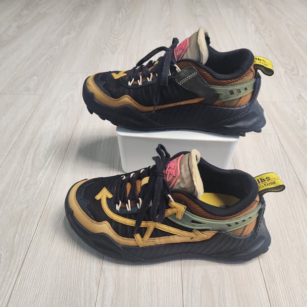 오프화이트 오드시 1000