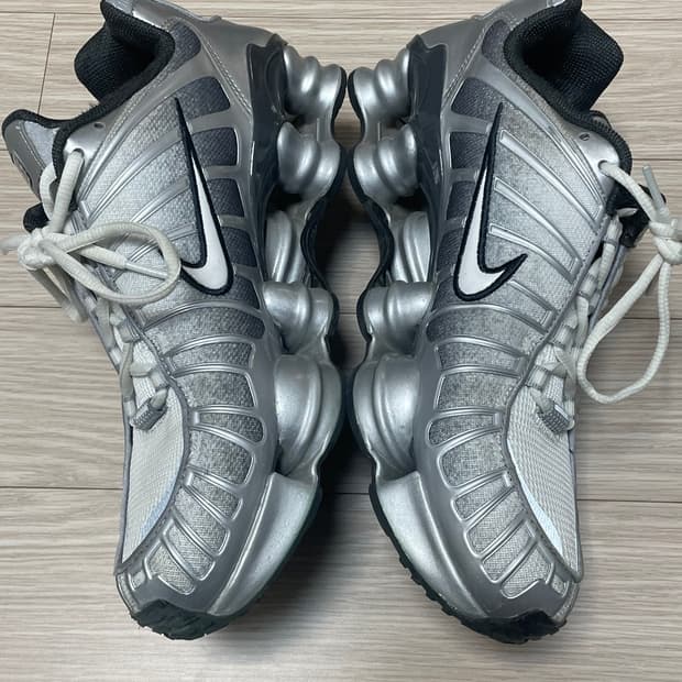 나이키 샥스TL 실버 275