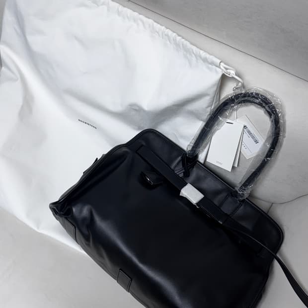 브라운야드 레더 버클 17 백 블랙