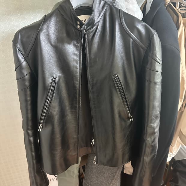 타일레 레더 자켓