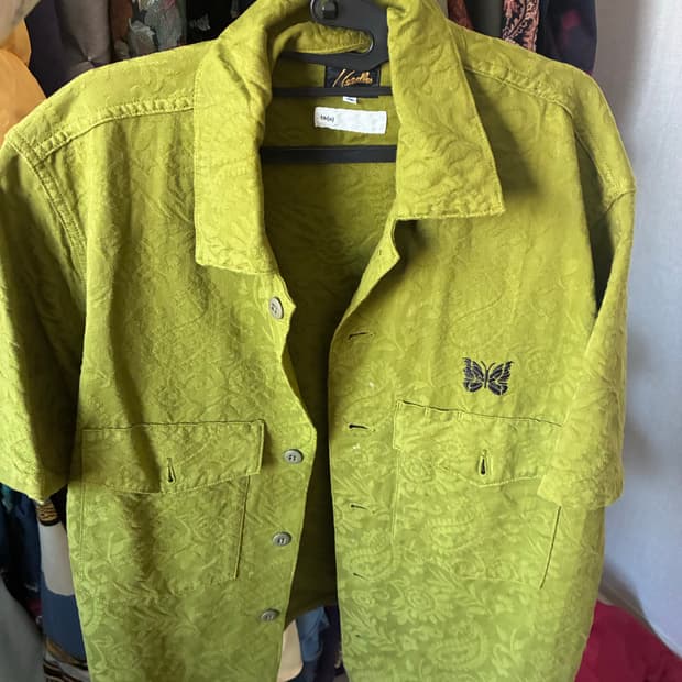 니들스 반팔셔츠