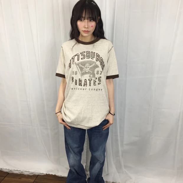 08 Uniqlo MLB Pirates Ringer Tee