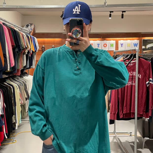 빈티지 헨리넥 롱슬리브 티셔츠  