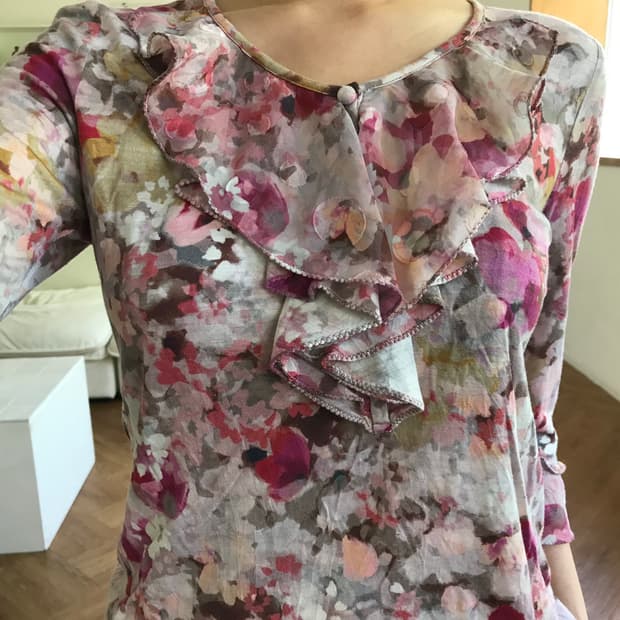 vintage pattern ruffle top