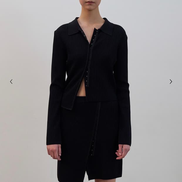HOOK FASTENING RIBBED CARDIGAN (BLACK)