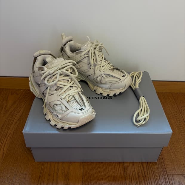 발렌시아가 트랙 스니커즈 베이지